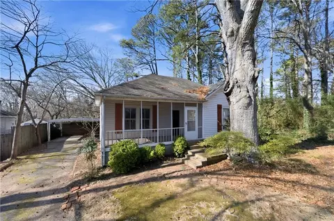 524 Hempstead St, Scottdale, GA 30079
