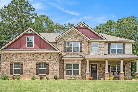 381 Homestead Cir, Forsyth, GA 31029