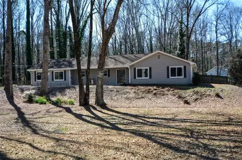 1379 Branchwood Dr, Snellville, GA 30078