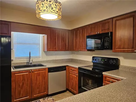 Kitchen - 310 Brittany Ct, Duluth, GA 30096 photo 4 of 4
