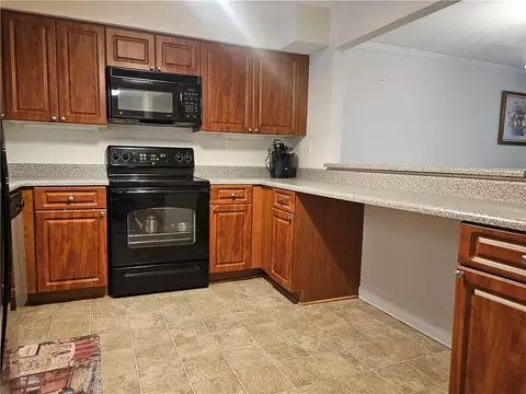 Kitchen - 310 Brittany Ct, Duluth, GA 30096 photo 2 of 4