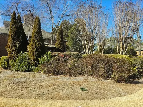 Exterior - 310 Brittany Ct, Duluth, GA 30096 photo 7 of 10