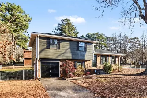 175 Slicky Rock Ct, Riverdale, GA 30274