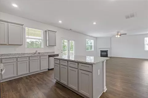 Kitchen - 294 Ralph Still Rd, Dacula, GA 30019 photo 4 of 4