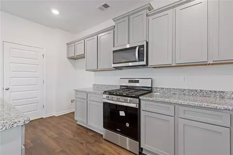 Kitchen - 294 Ralph Still Rd, Dacula, GA 30019 photo 3 of 4