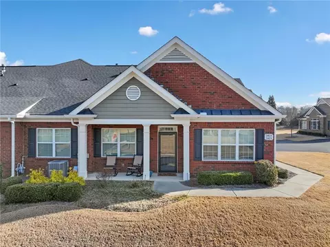 3421 Lindenridge Dr, Buford, GA 30519