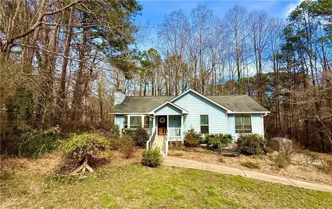 1084 Becky Ct, Acworth, GA 30102