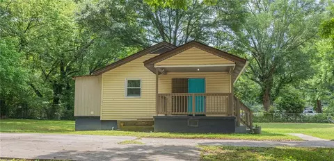 525 Baker Cir NW, Atlanta, GA 30318