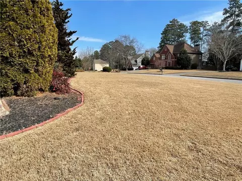 Exterior - 909 Biscayne Way, Suwanee, GA 30024 photo 7 of 9