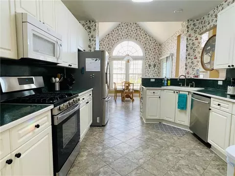 Kitchen - 909 Biscayne Way, Suwanee, GA 30024 photo 1 of 2