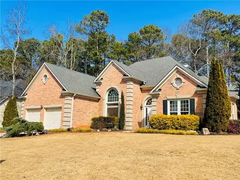 Exterior - 909 Biscayne Way, Suwanee, GA 30024 photo 2 of 9
