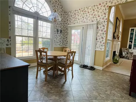 Dining - 909 Biscayne Way, Suwanee, GA 30024 photo 2 of 4