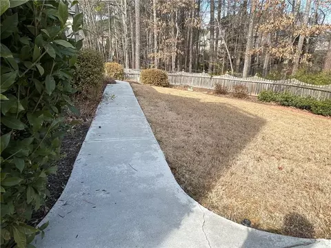 Exterior - 909 Biscayne Way, Suwanee, GA 30024 photo 5 of 9