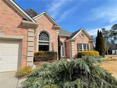 Exterior - 909 Biscayne Way, Suwanee, GA 30024 photo 3 of 9