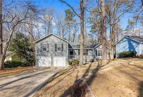 285 Tyson Cir, Roswell, GA 30076