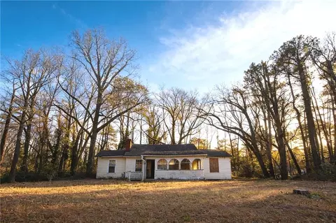 731 Bolton Rd NW, Atlanta, GA 30331