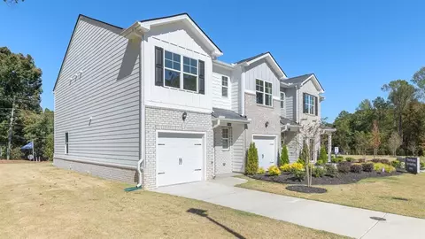 5011 Oakwood Rd, Stone Mountain, GA 30088