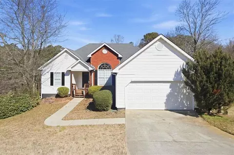 232 Cambridge Dr, Loganville, GA 30052