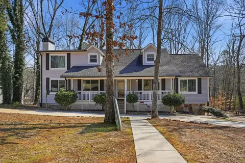 8804 Willow Creek Ct, Douglasville, GA 30135