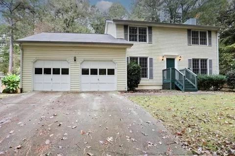 6504 Swift Creek Dr, Lithonia, GA 30058