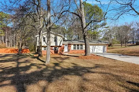 6310 Field Glen Rd, Stone Mountain, GA 30087