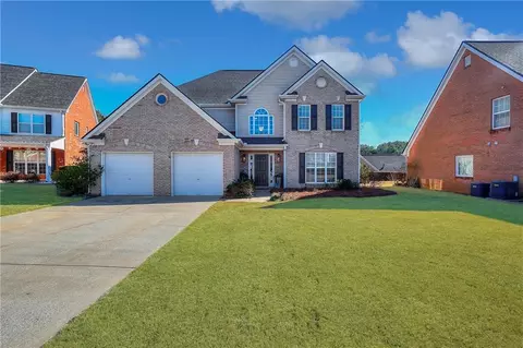 492 Glenns Farm Ln, Grayson, GA 30017