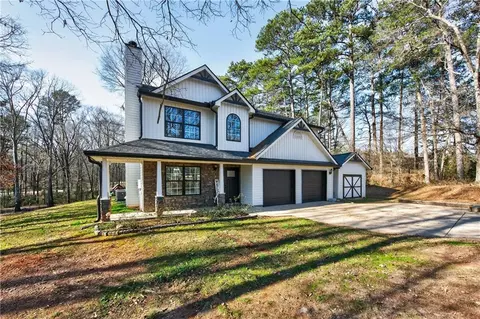1453 Solomon Dr, Winder, GA 30680