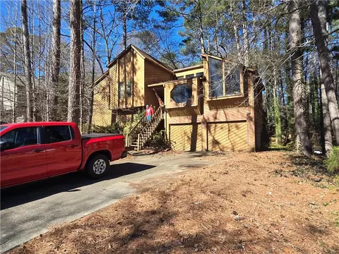 315 New Crossing Trl E, Kennesaw, GA 30144