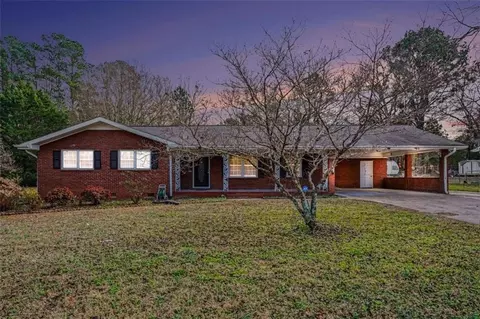 141 Grove Rd, Locust Grove, GA 30248