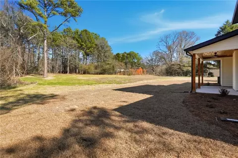 Exterior - 644 Hampton Rd, Hampton, GA 30228 photo 7 of 9