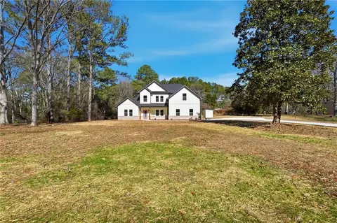 Exterior - 644 Hampton Rd, Hampton, GA 30228 photo 3 of 9