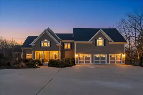 87 Carsons Creek Dr, Dawsonville, GA 30534