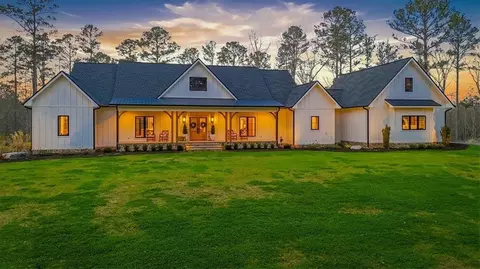 145 Moores Ferry Dr SW, Plainville, GA 30733