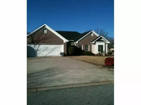 1613 Clairmont Ln SW, Conyers, GA 30094