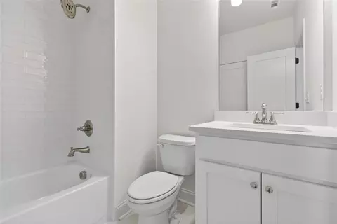 Bath - 216 Suwanee Ave, Suwanee, GA 30024 photo 5 of 12