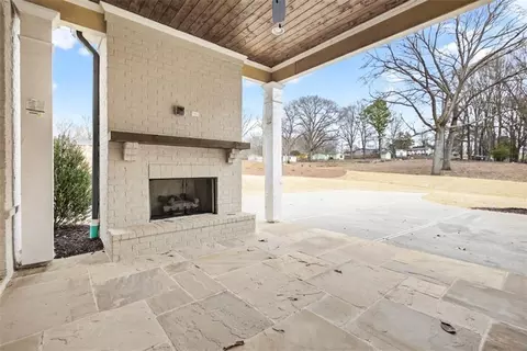 Exterior - 216 Suwanee Ave, Suwanee, GA 30024 photo 3 of 9