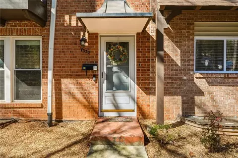7330 Cardigan Cir, Atlanta, GA 30328