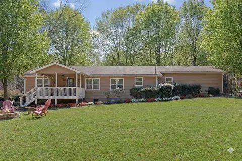 1537 David Lee St, Acworth, GA 30102