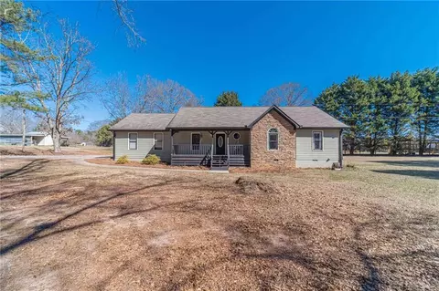 539 Knox Cir, Social Circle, GA 30025