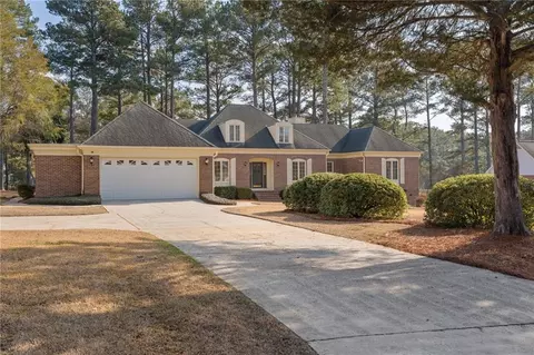 229 Westchester Dr, Griffin, GA 30223