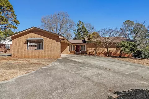 649 Laura Dr, Griffin, GA 30224