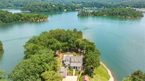 218 Lake Pointe Dr, Gainesville, GA 30506