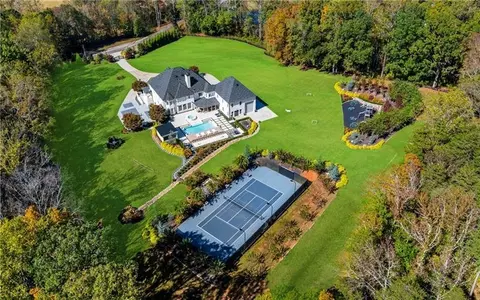 7160 Bennett Rd, Cumming, GA 30041