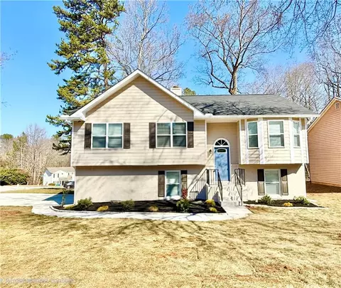 6012 Happy Trails Ct, Lithonia, GA 30058