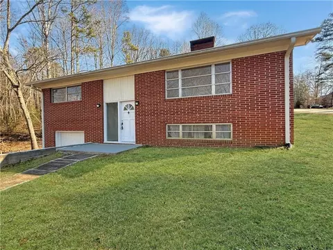 3911 Fraser Cir, Gainesville, GA 30506