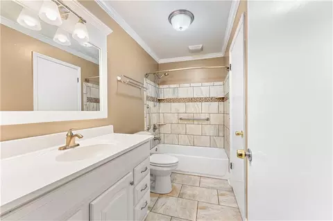 Bath - 173 Madison St, Commerce, GA 30529 photo 1 of 2