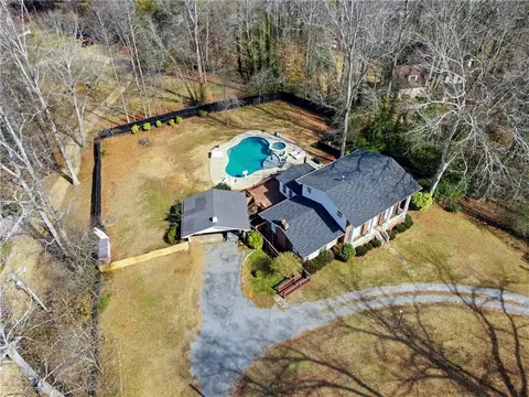 15860 Thompson Rd, Milton, GA 30004