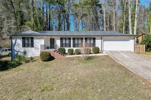 5360 Fieldgreen Dr, Stone Mountain, GA 30088