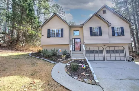 299 Browning Cir, Acworth, GA 30101
