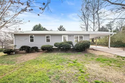 2180 Deville Ln, Gainesville, GA 30507